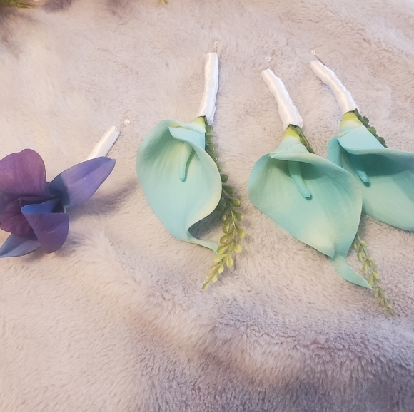 Artificial bouquets and boutonniere set - Picture 2 of 7